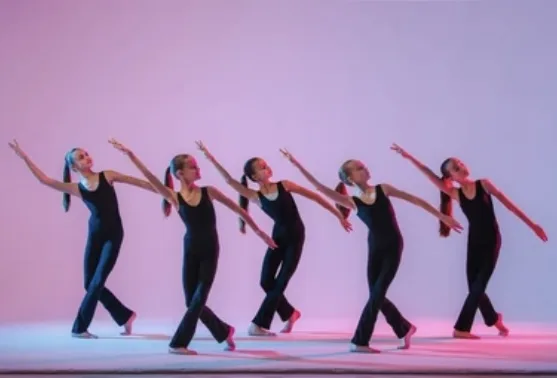 Cours de danse moderne, jazz et cabaret